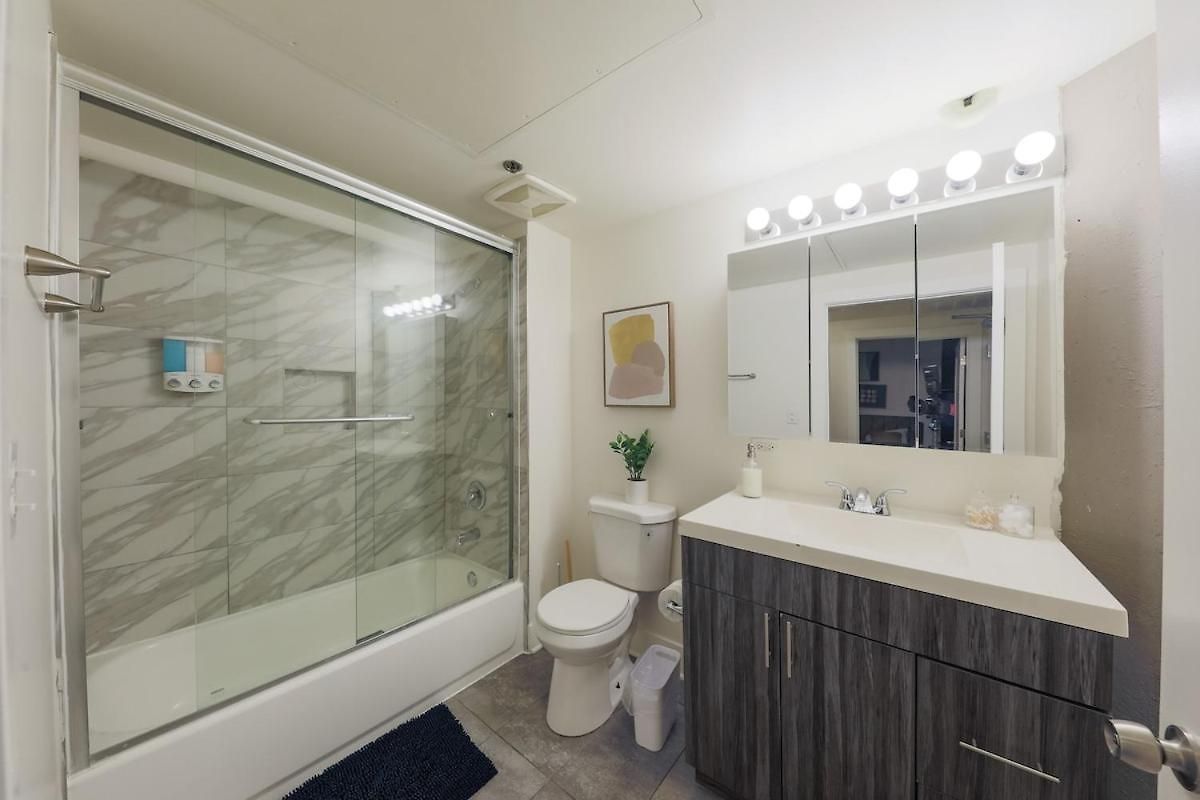 Chic Spacious 3br South Loop Near Mccormick Place, Roosevelt Cta & Shopping Area In Apartment