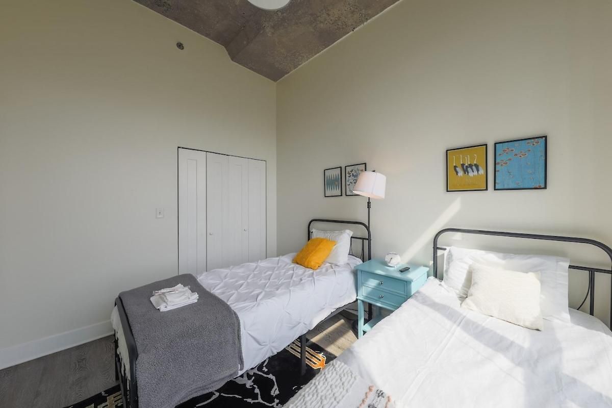 Walkable 2br In South Loop With Optional Parking And Gym Access Near Mccormick Place, Museum Campus & Lakefront Apartment *