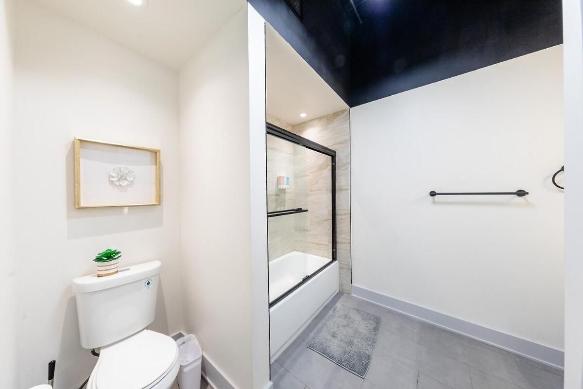Group-friendly 6br Luxury In Prime South Loop Location With Optional Parking And Gym Access Near Mccormick Place, Soldier Field And Grant Park Apartment Chicago