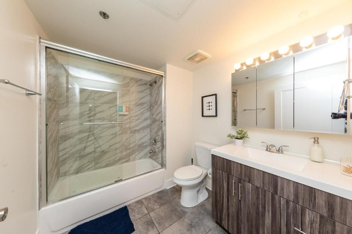 Apartment Walkable 2br In South Loop With Optional Parking And Gym Access Near Mccormick Place, Museum Campus & Lakefront