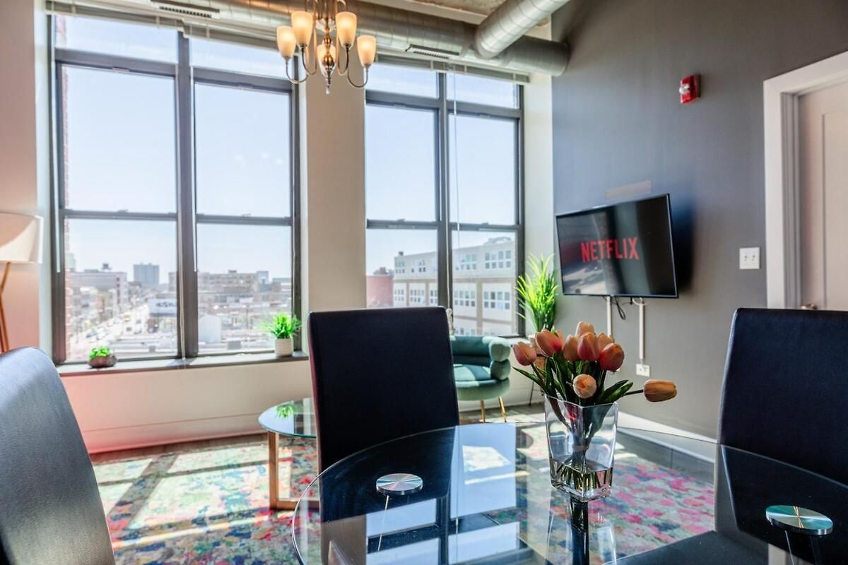 Apartment Modern And Bright 2br On Michigan Ave With Optional Parking And Gym Access Near Soldier Field & Grant Park Chicago