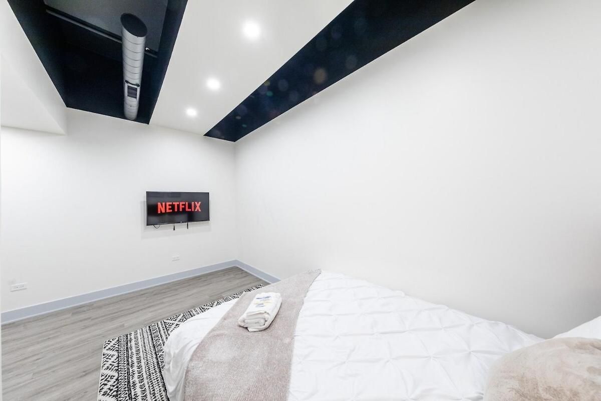 Apartment Group-friendly 6br Luxury In Prime South Loop Location With Optional Parking And Gym Access Near Mccormick Place, Soldier Field And Grant Park