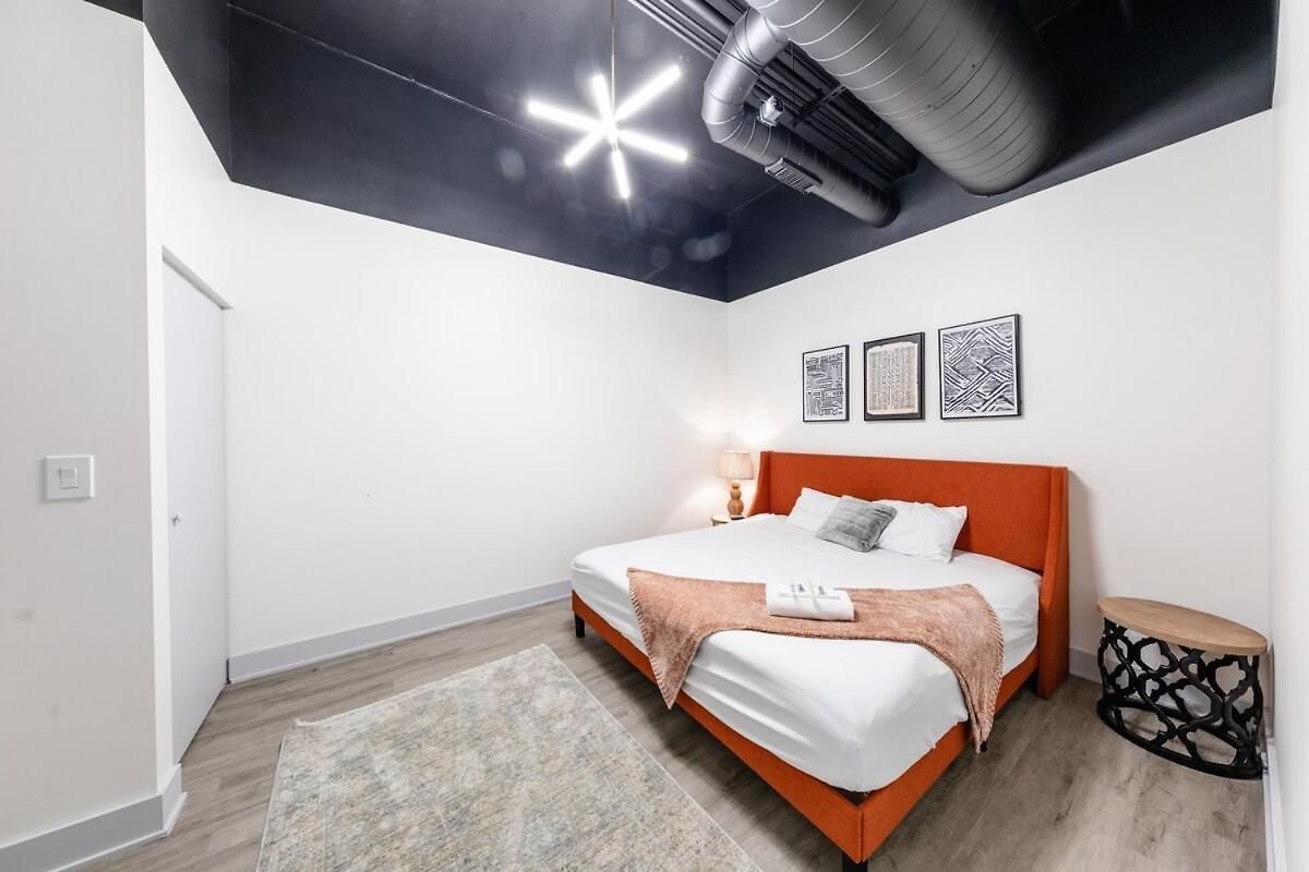 Group-friendly 6br Luxury In Prime South Loop Location With Optional Parking And Gym Access Near Mccormick Place, Soldier Field And Grant Park Chicago