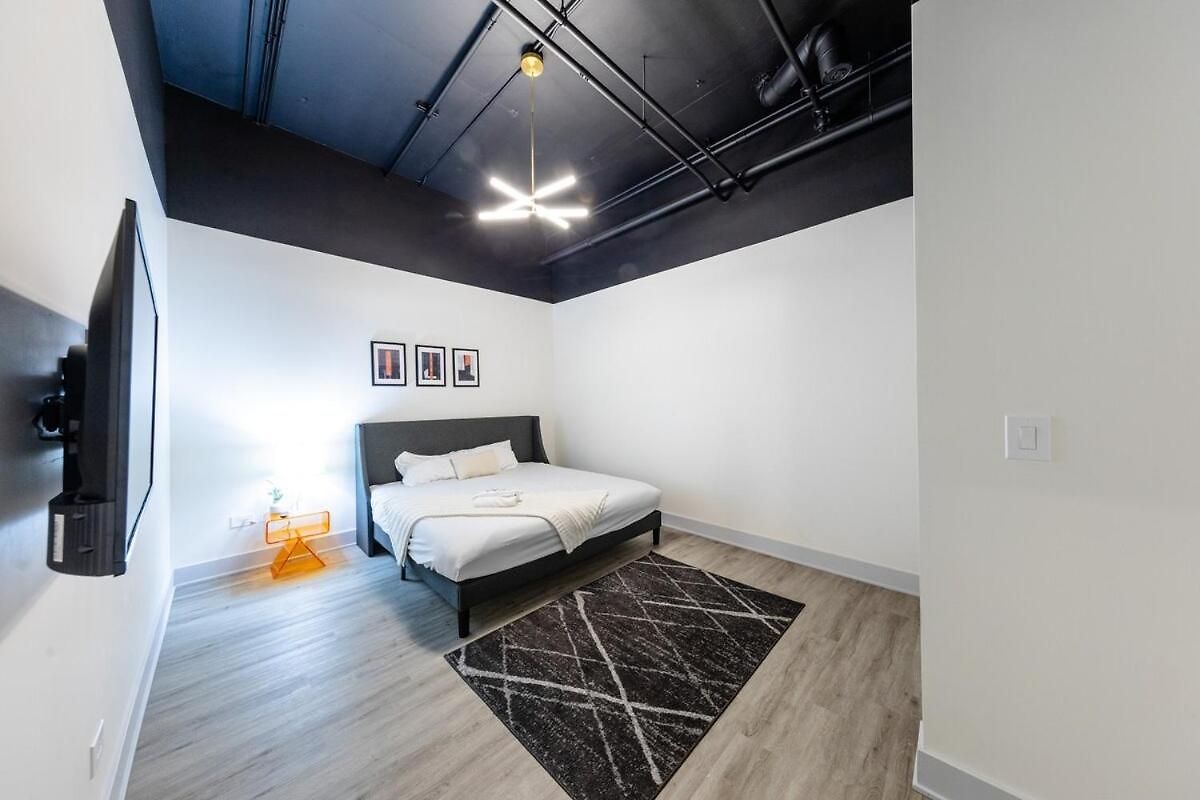 Group-friendly 6br Luxury In Prime South Loop Location With Optional Parking And Gym Access Near Mccormick Place, Soldier Field And Grant Park * Chicago