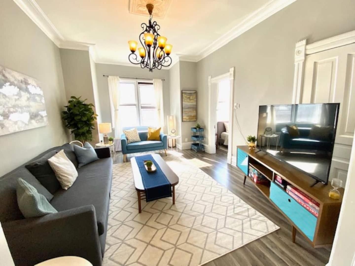 Apartment Lakeview Hideaway 3Br Walk To Wrigley Sleeps 8 Chicago