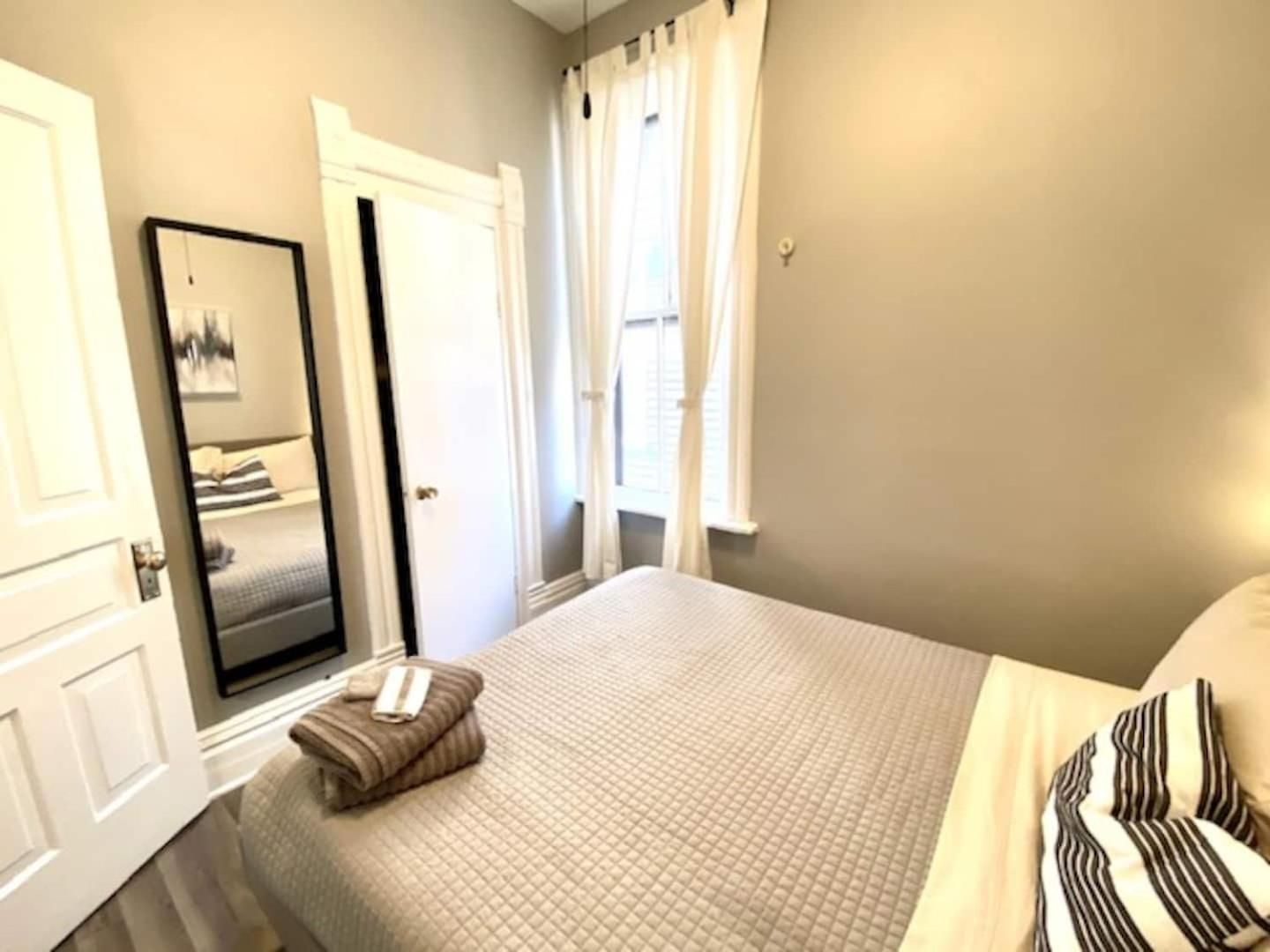 Apartment Lakeview Hideaway 3Br Walk To Wrigley Sleeps 8