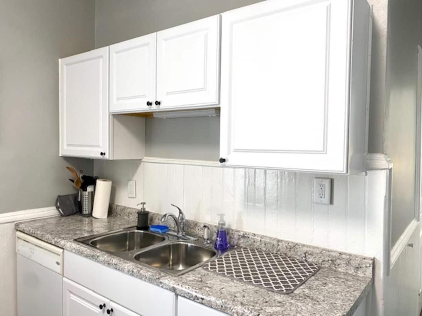 Apartment Lakeview Hideaway 3Br Walk To Wrigley Sleeps 8 Chicago