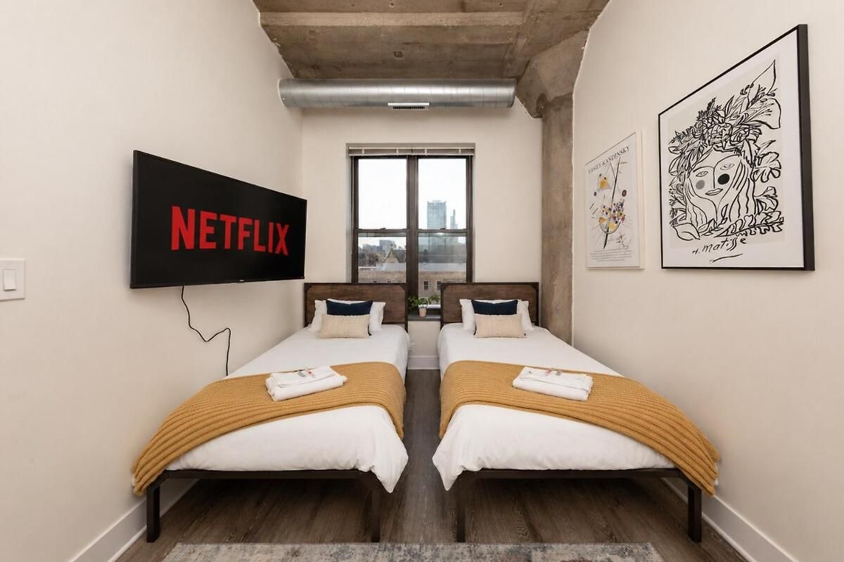 Fully Equipped 2br In South Loop With Optional Parking And Gym Access Near Mccormick Place & Lakefront Attractions Apartment *