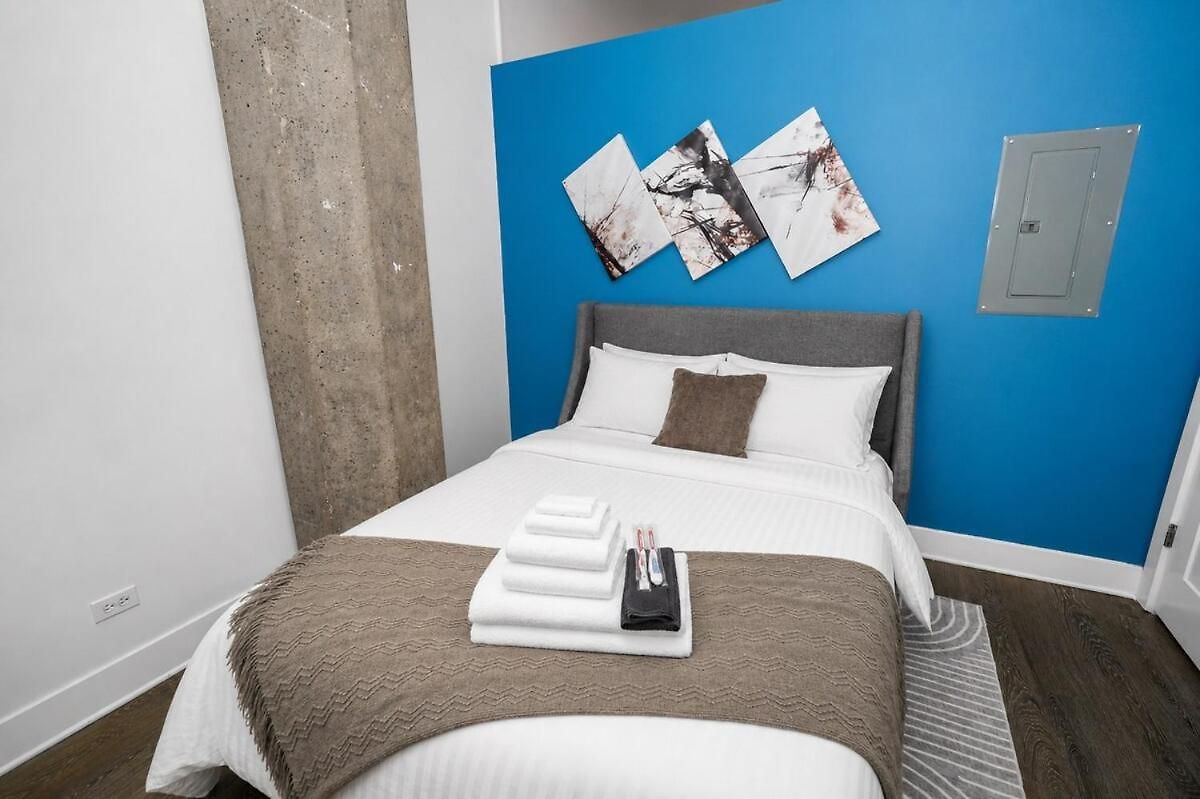 Apartment Business Ready 2br In South Loop With Skyline View, Optional Parking & Gym Access Close To Mccormick, Downtown & Cta *