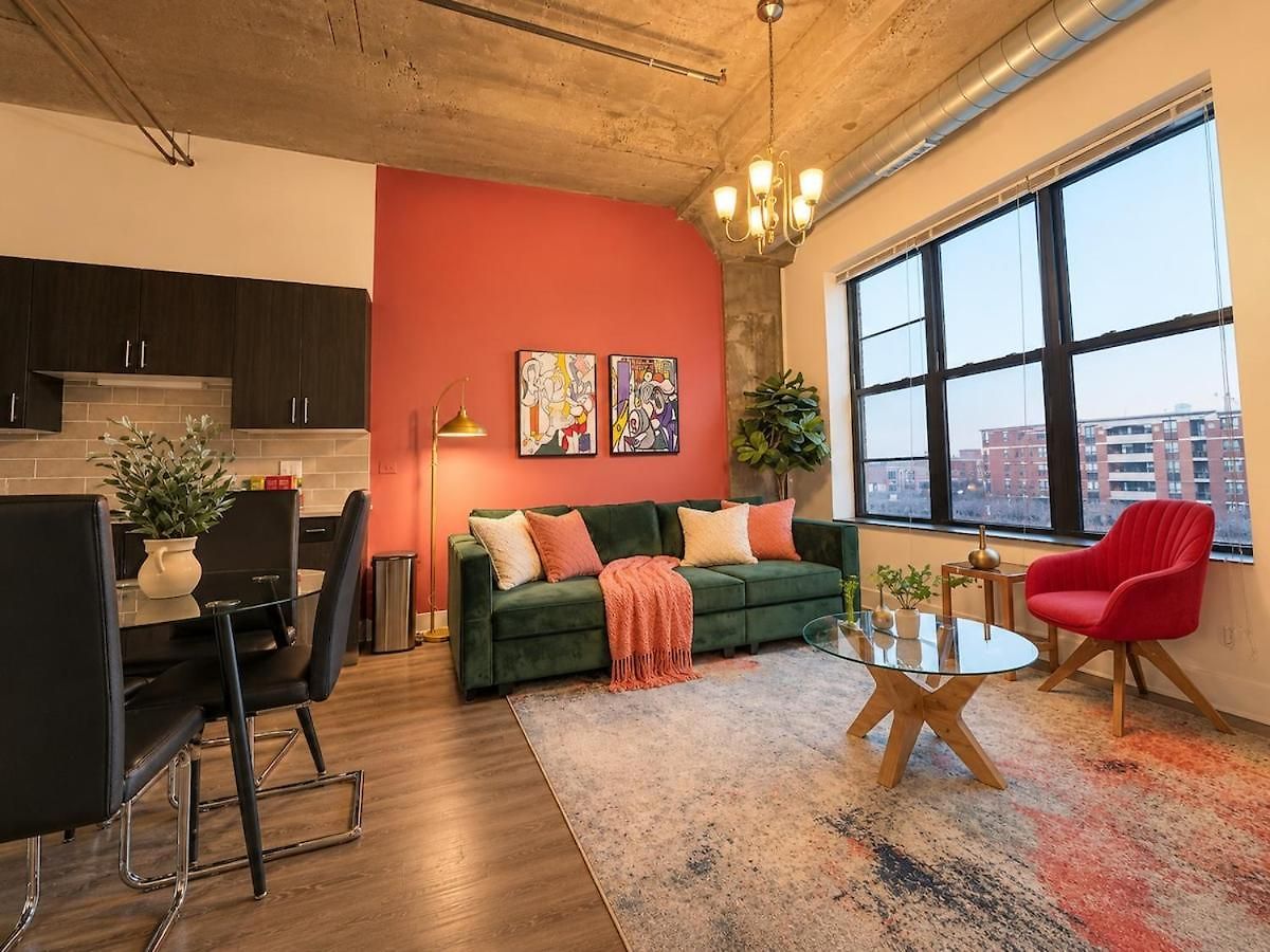 Fully Equipped 2br In South Loop With Optional Parking And Gym Access Near Mccormick Place & Lakefront Attractions