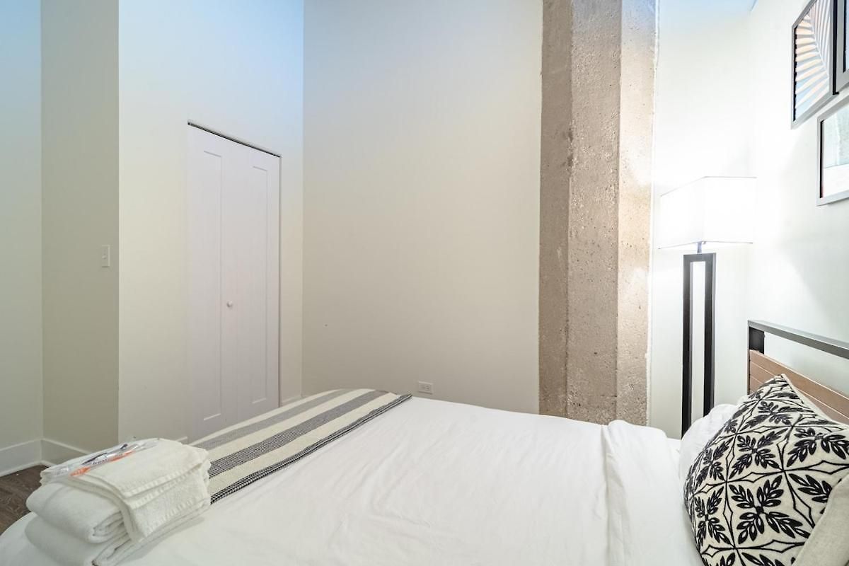 South Loop 3br Near Lakefront Trail, Field Museum & Adler Planetarium *
