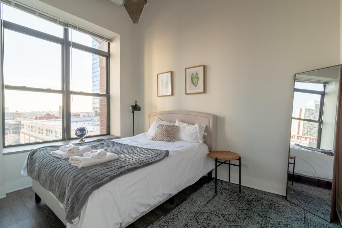 Bright And Stylish 2br On Michigan Ave Near Grant Park, Museum Campus And Lakefront Apartment *