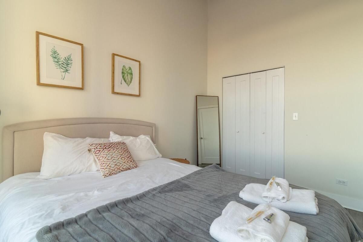 Bright And Stylish 2br On Michigan Ave Near Grant Park, Museum Campus And Lakefront