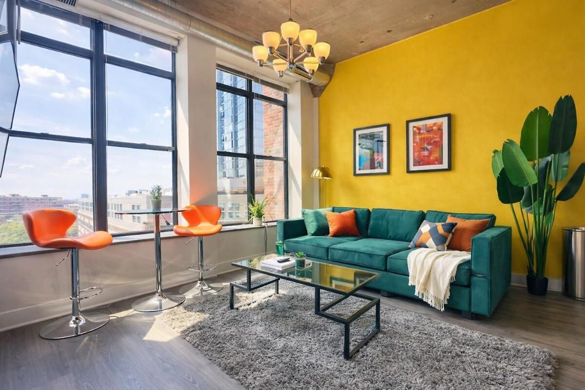 Apartment Spacious South Loop 2br Near Mccormick Place, Soldier Field & Downtown Chicago