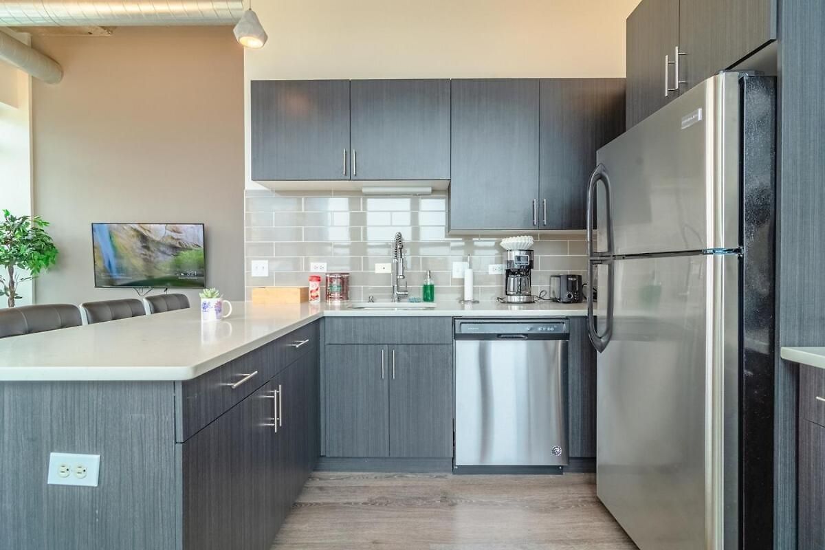 Luxury 2br With Optional Parking And Gym Access Near Mccormick Place And Soldier Field Chicago