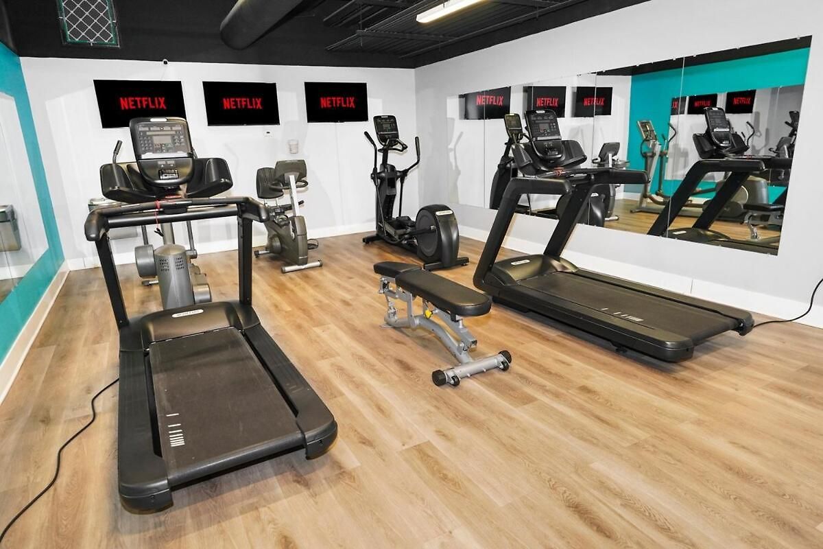 Luxury Cozy 2br With Optional Parking And Gym Access Near Mccormick Place, Lakefront And Soldier Field Apartment *