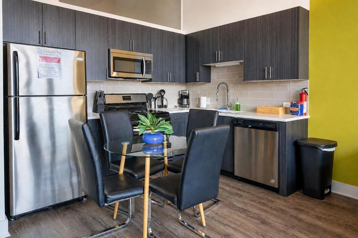 Luxury Cozy 2br With Optional Parking And Gym Access Near Mccormick Place, Lakefront And Soldier Field *