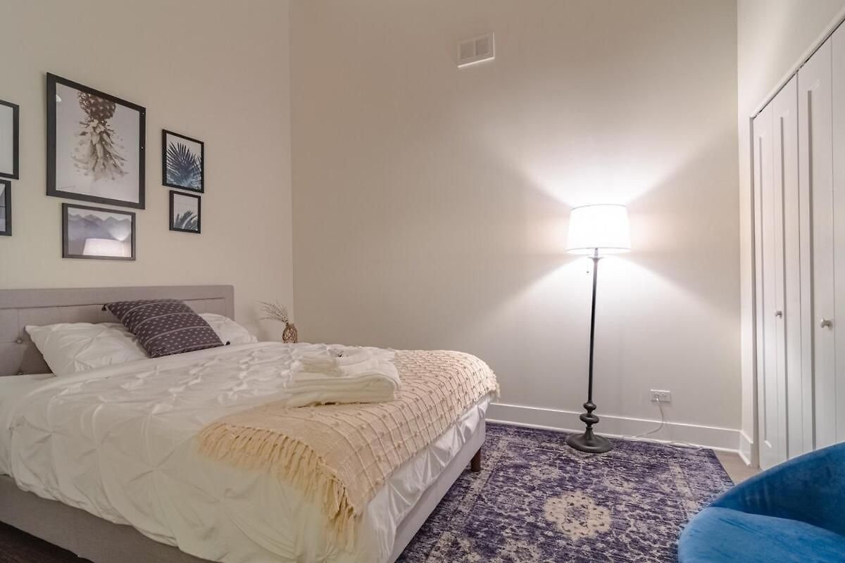 Apartment Luxury Cozy 2br With Optional Parking And Gym Access Near Mccormick Place, Lakefront And Soldier Field