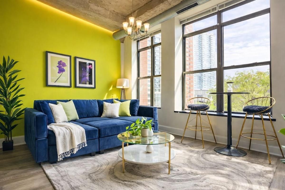 Group-friendly 2br With Optional Parking And Gym Access Near Mccormick Place And Soldier Field