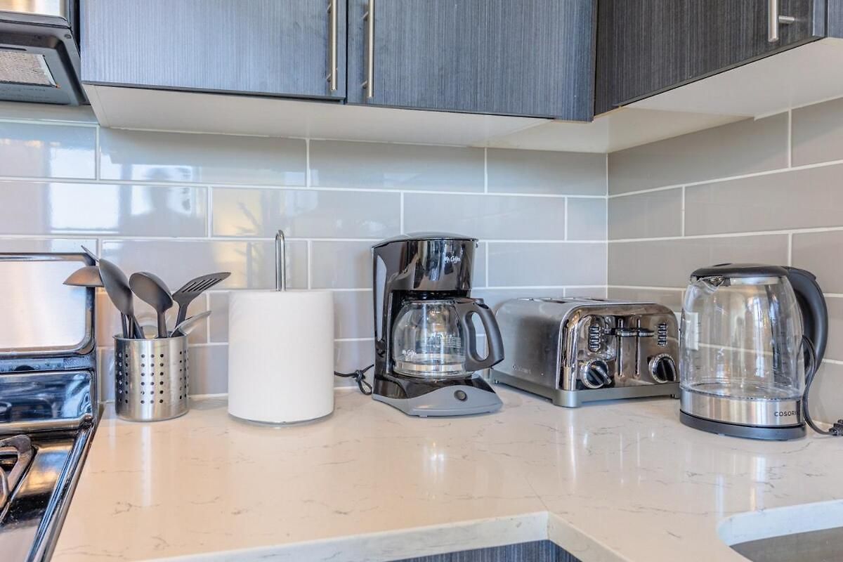 Group-friendly 2br With Optional Parking And Gym Access Near Mccormick Place And Soldier Field