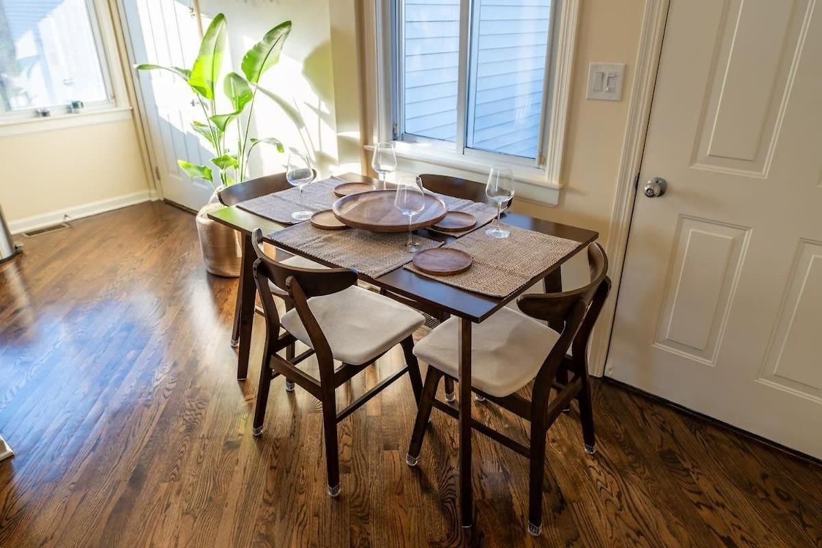 Bucktown Private Apartment *