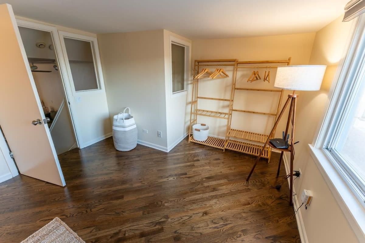 Bucktown Private Apartment