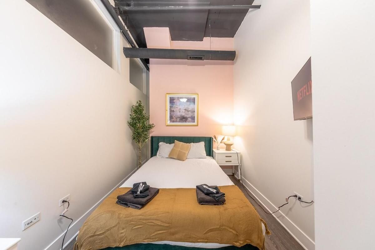 Apartment Modern 3br In South Loop With Optional Parking And Gym Access Near Mccormick Place, Chinatown And Soldier Field *