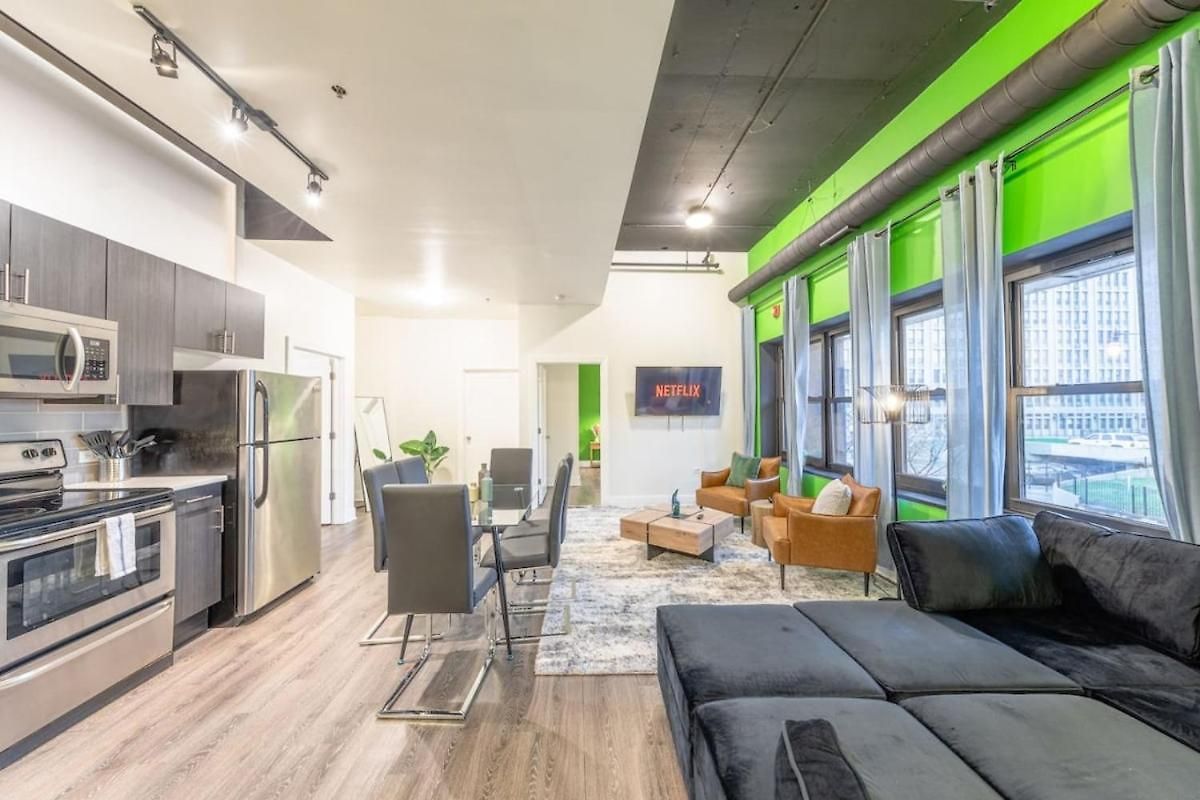 Modern 3br In South Loop With Optional Parking And Gym Access Near Mccormick Place, Chinatown And Soldier Field *