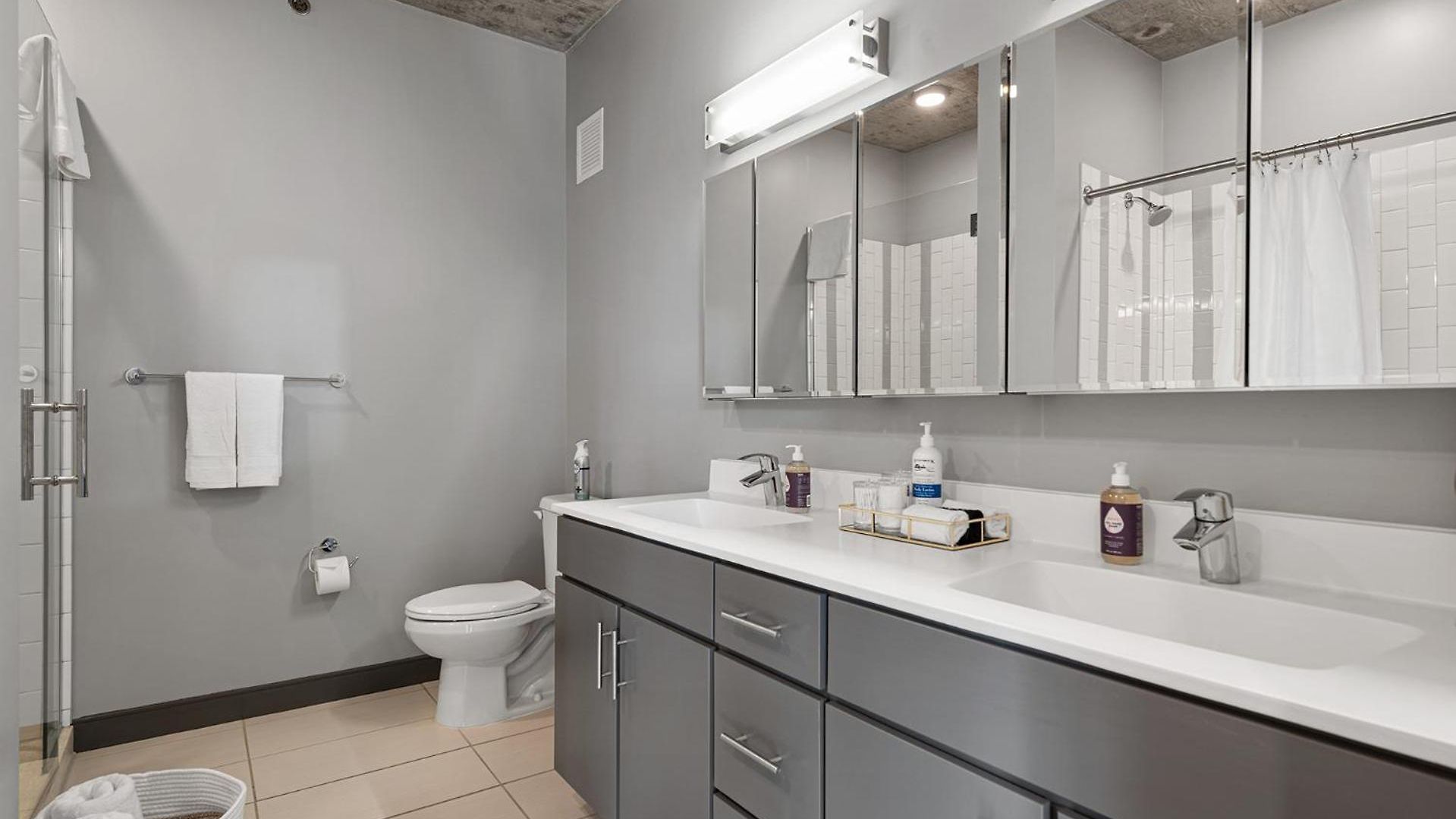 Linea Luxury Living With Indoor Pool And Rooftop Views In The Loop Chicago