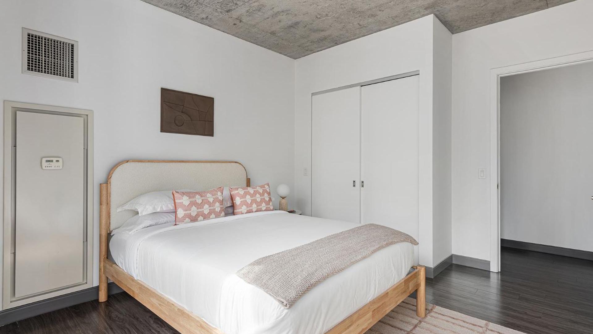 Apartment Linea Luxury Living With Indoor Pool And Rooftop Views In The Loop