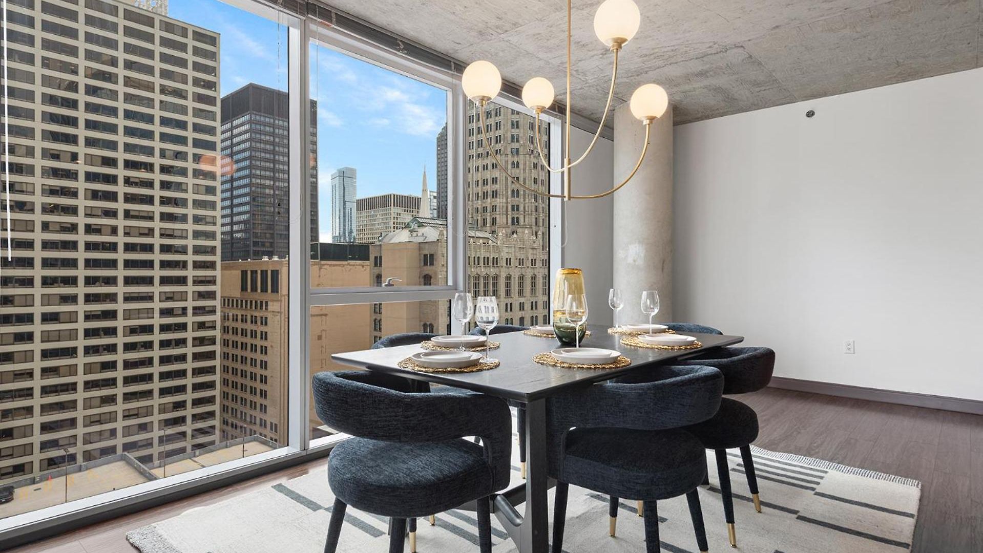 Linea Luxury Living With Indoor Pool And Rooftop Views In The Loop Apartment Chicago