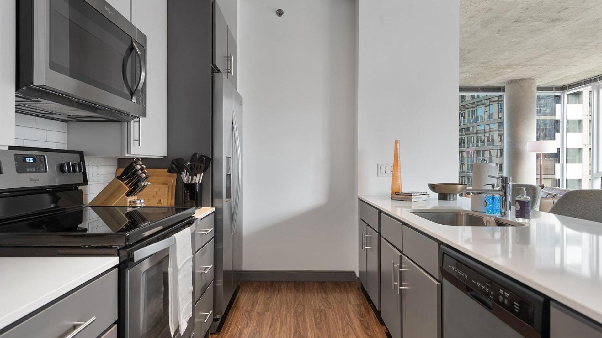 Apartment Linea Luxury Living With Indoor Pool And Rooftop Views In The Loop