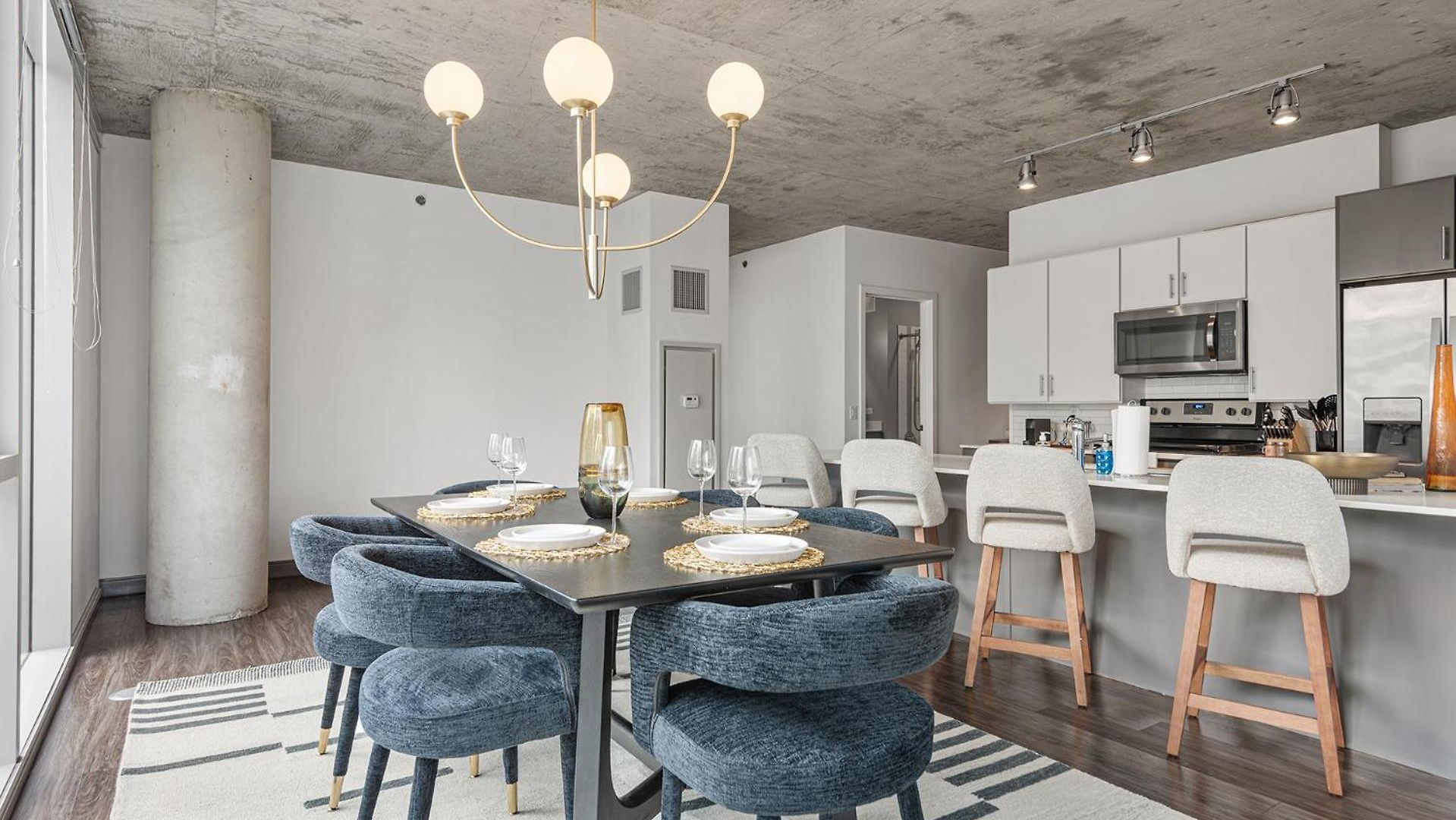 Linea Luxury Living With Indoor Pool And Rooftop Views In The Loop Apartment Chicago