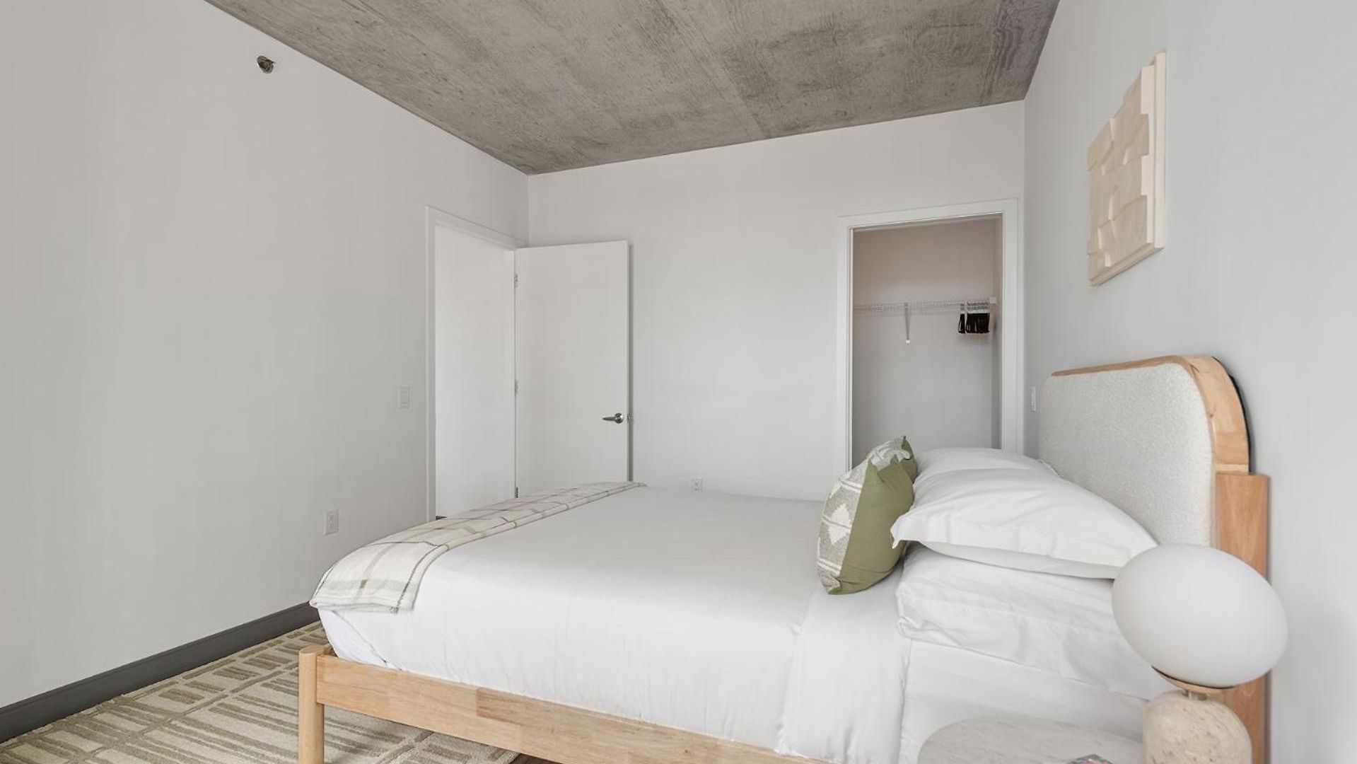 Apartment Linea Luxury Living With Indoor Pool And Rooftop Views In The Loop Chicago