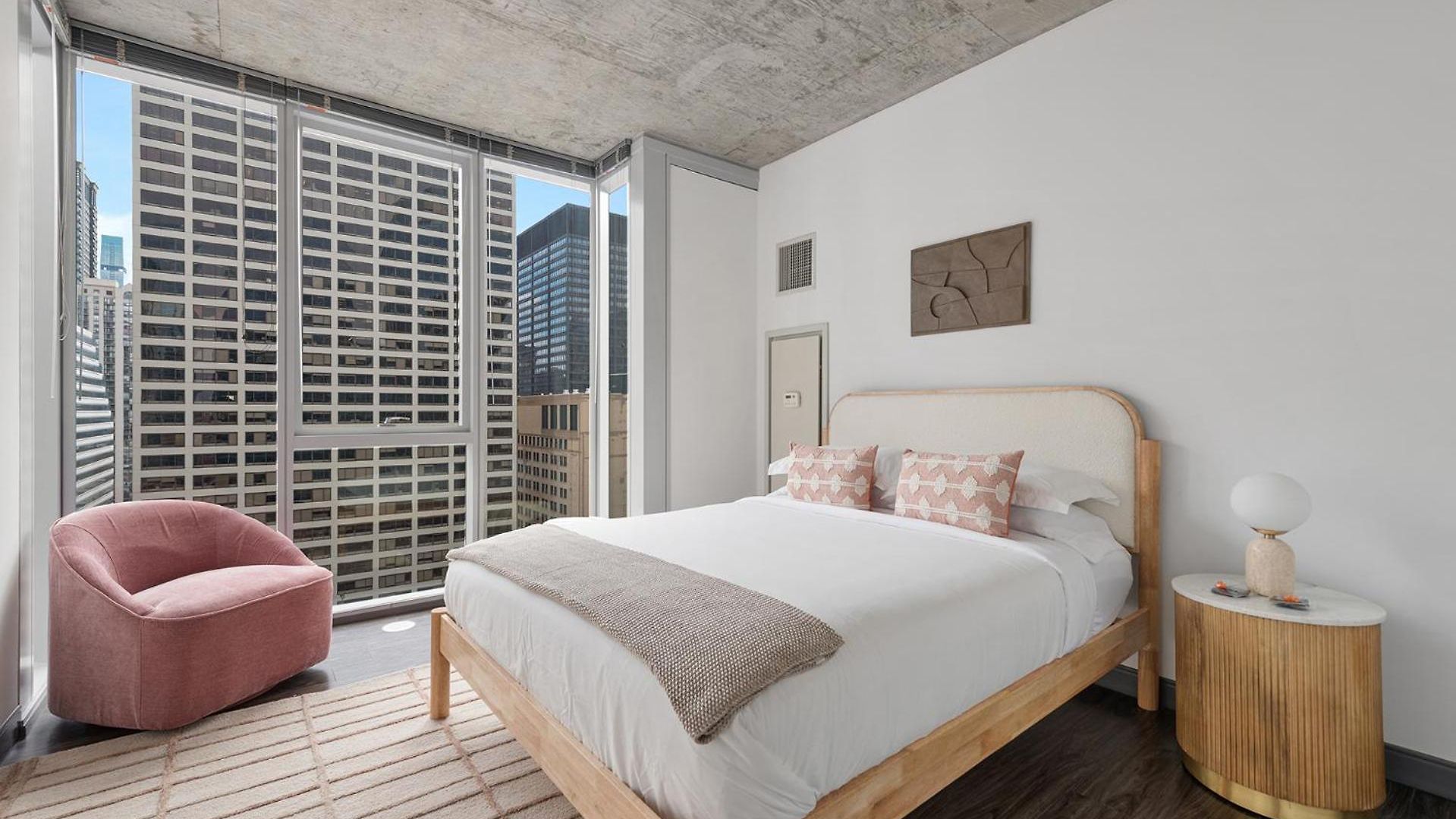 Linea Luxury Living With Indoor Pool And Rooftop Views In The Loop Apartment *