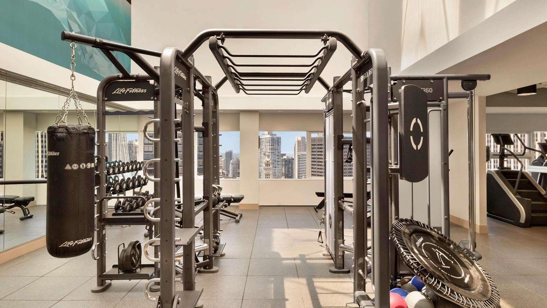 Swissotel Hotel 4*