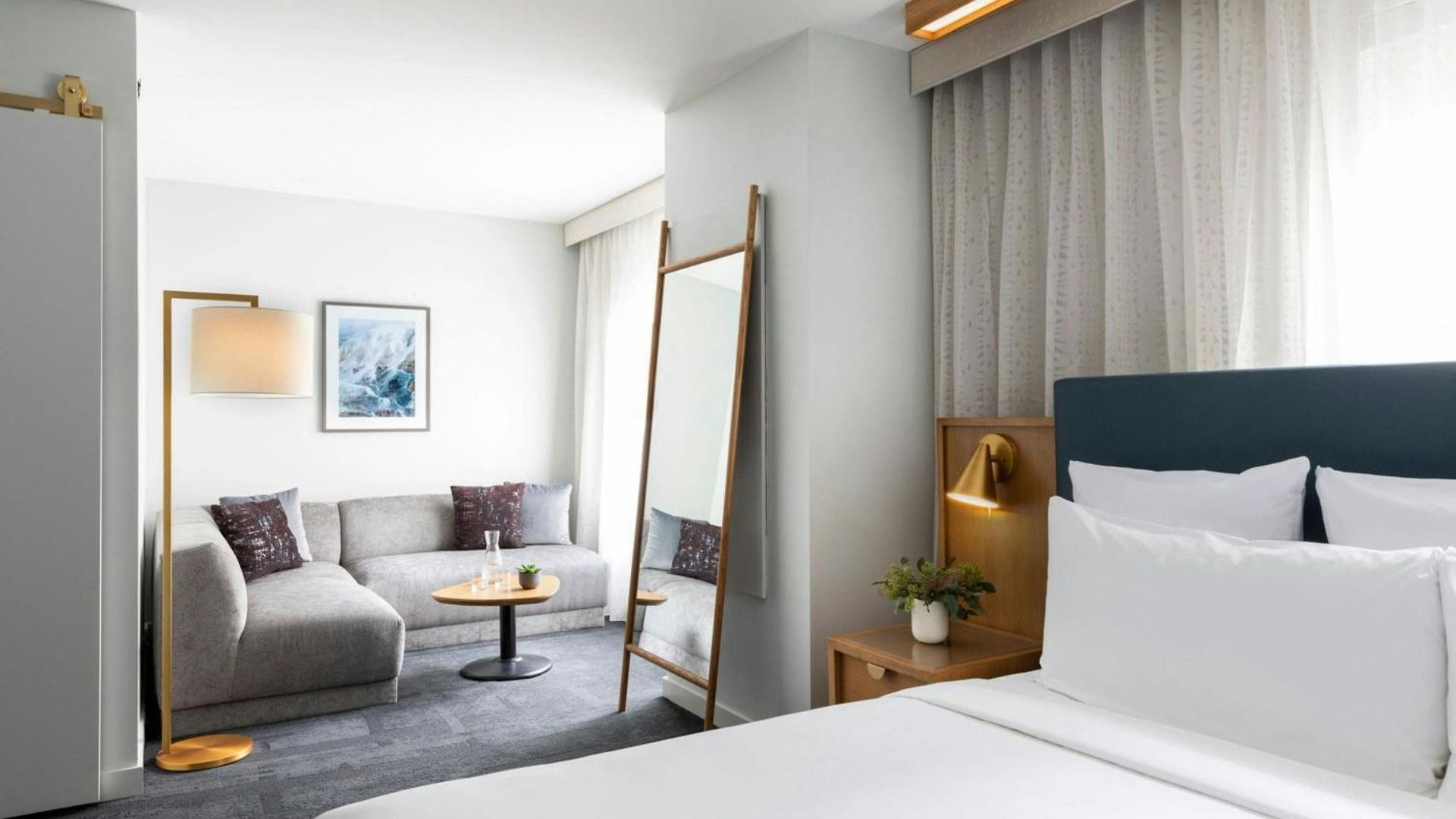 Hotel 55 Downtown 4*