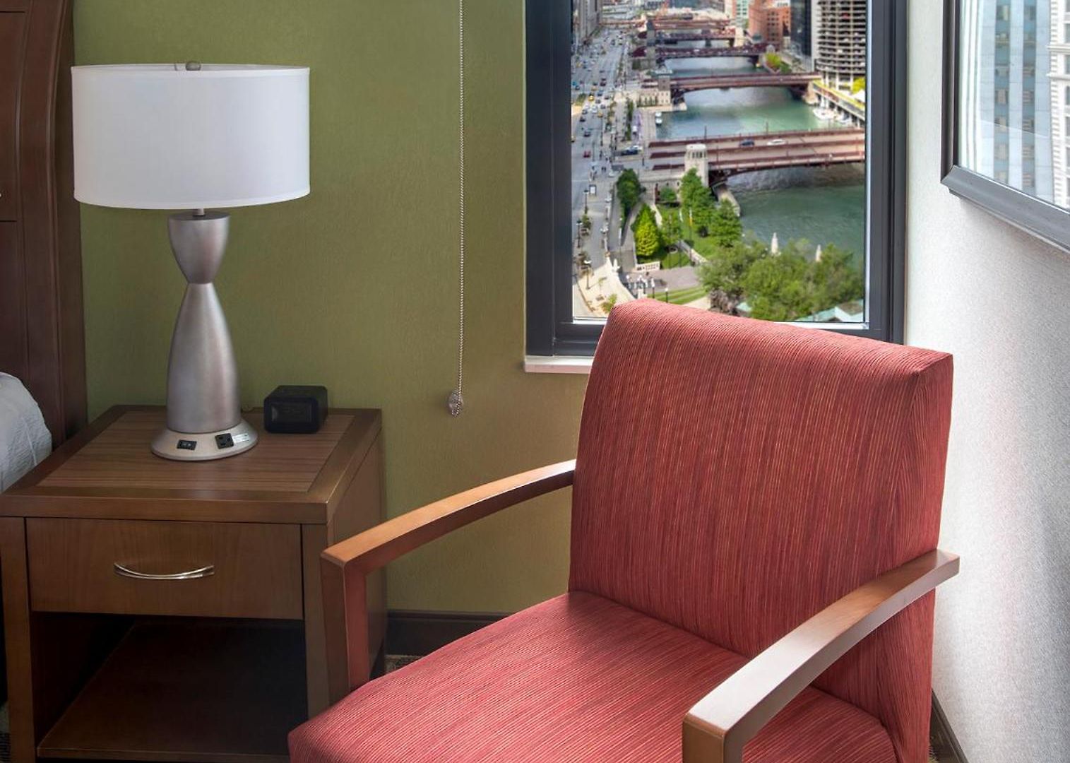 Hilton Garden Downtown Riverwalk Chicago