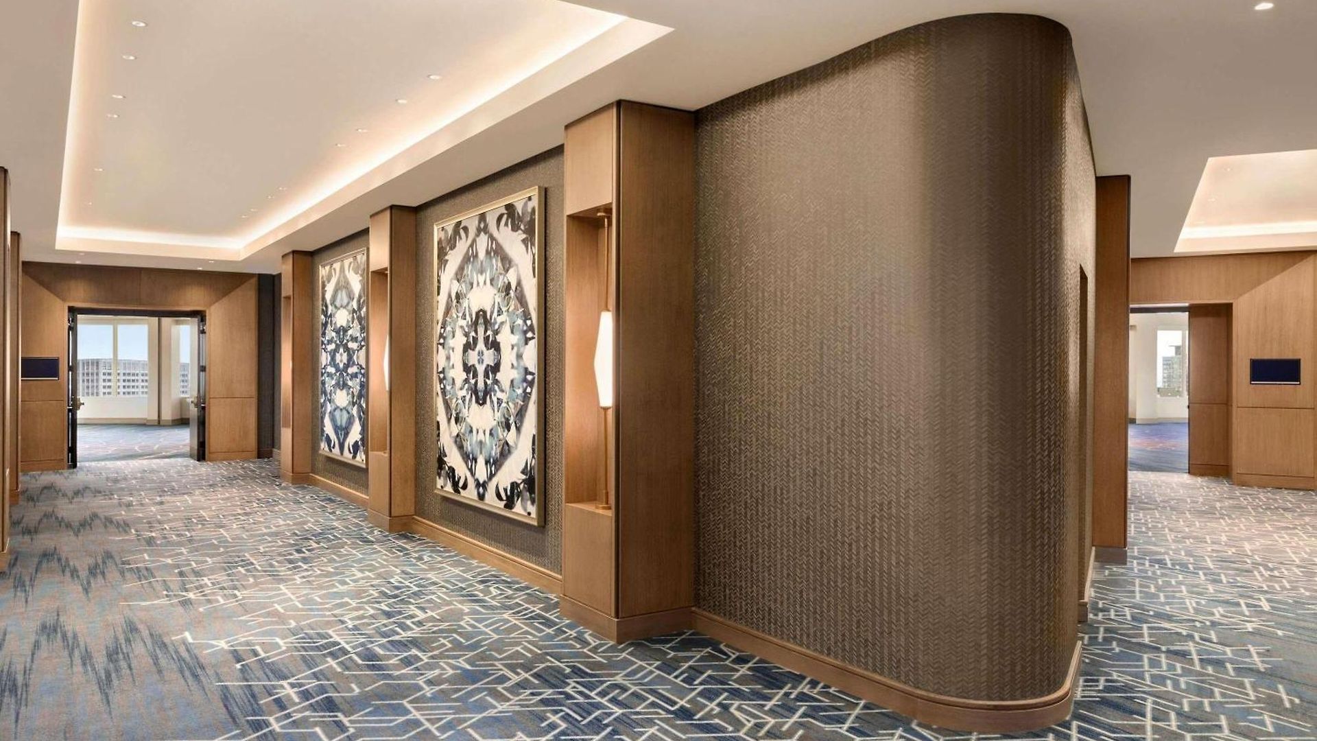 Swissotel 4*