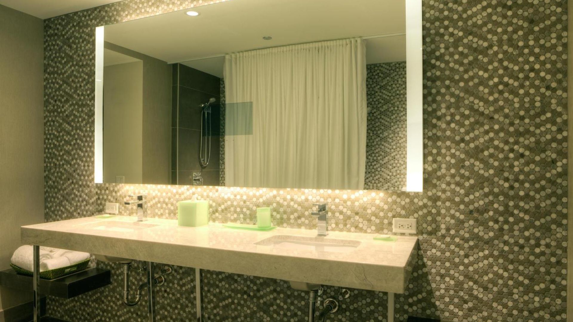 Hyatt Centric The Loop 4*