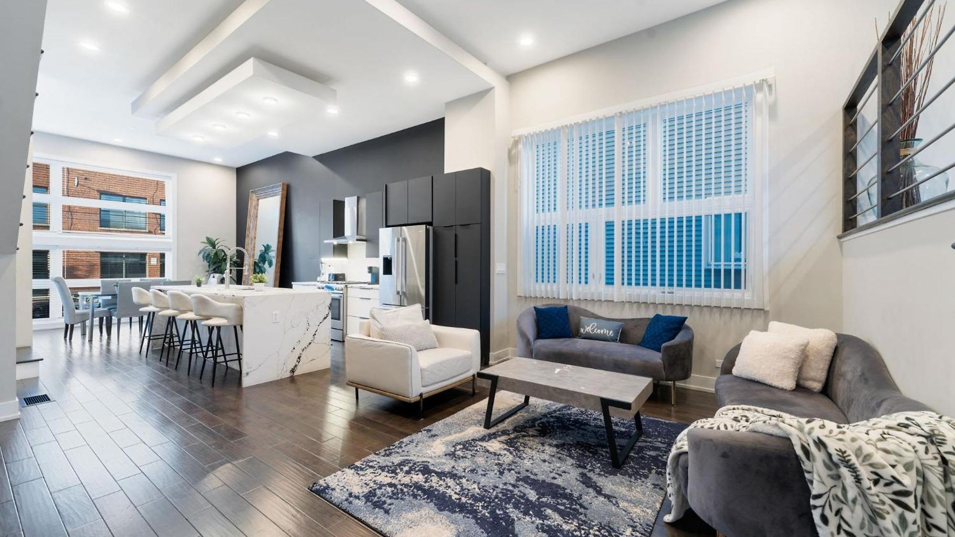 Magnificent New W/8 Beds & Free Parking Holiday home