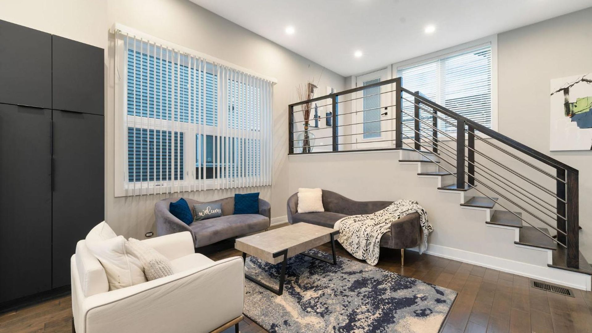 Magnificent New W/8 Beds & Free Parking * Chicago