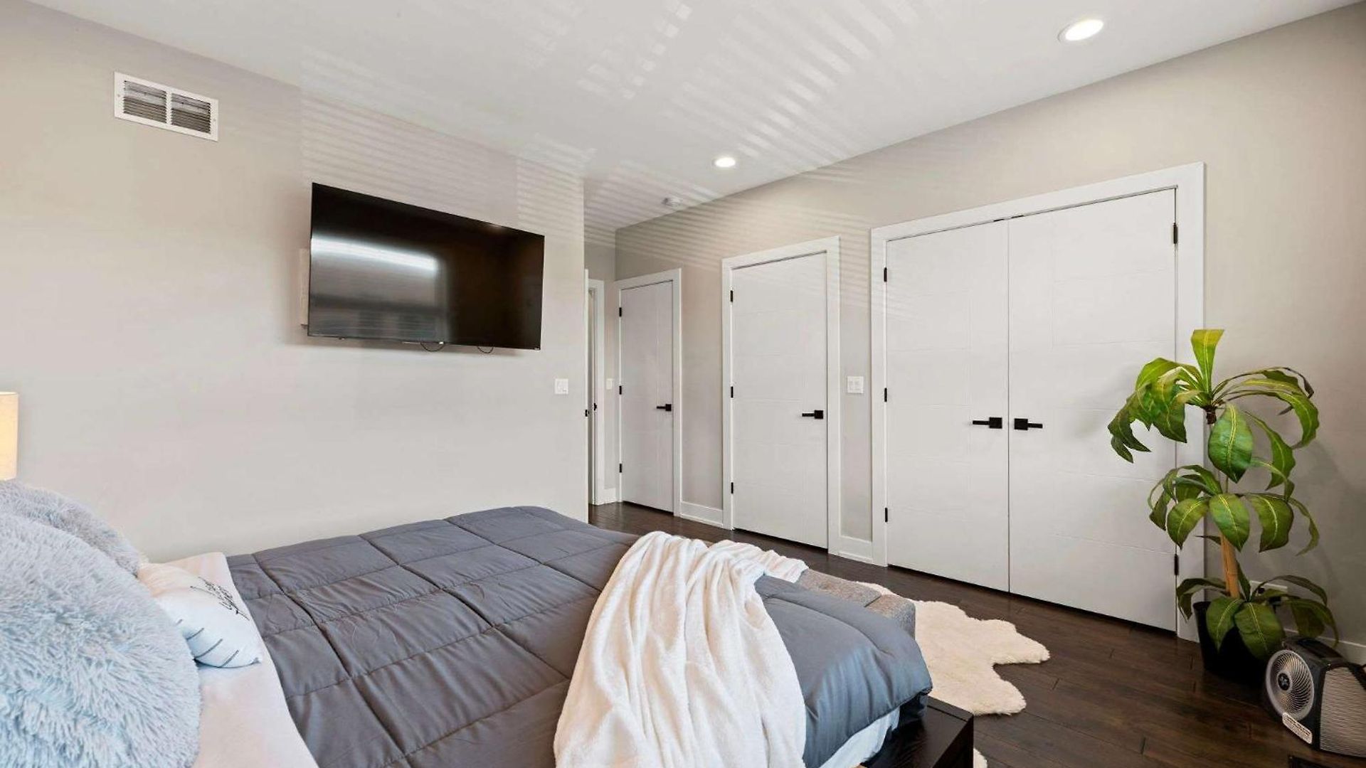 Holiday home Magnificent New W/8 Beds & Free Parking *