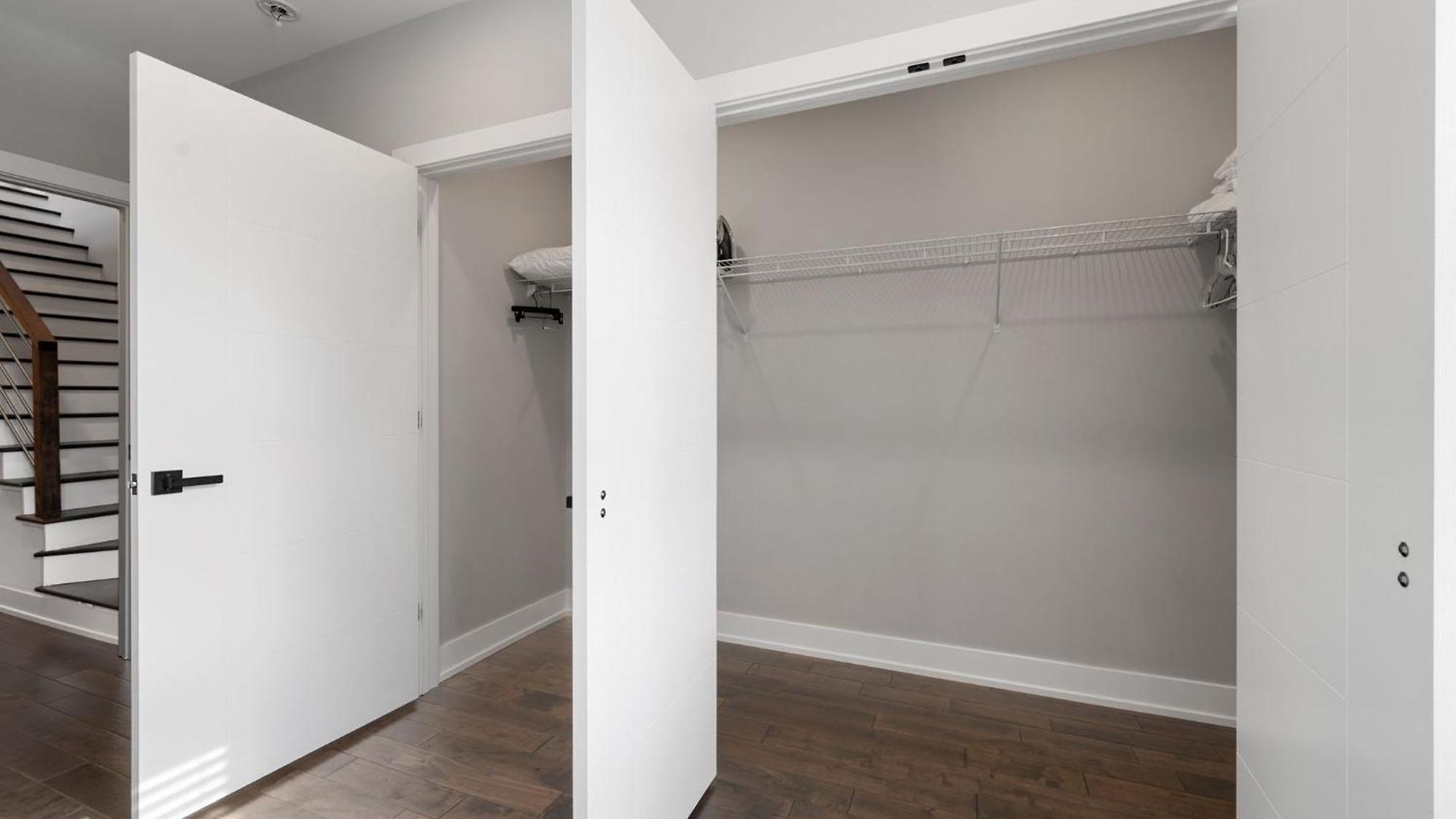 Magnificent New W/8 Beds & Free Parking Holiday home Chicago
