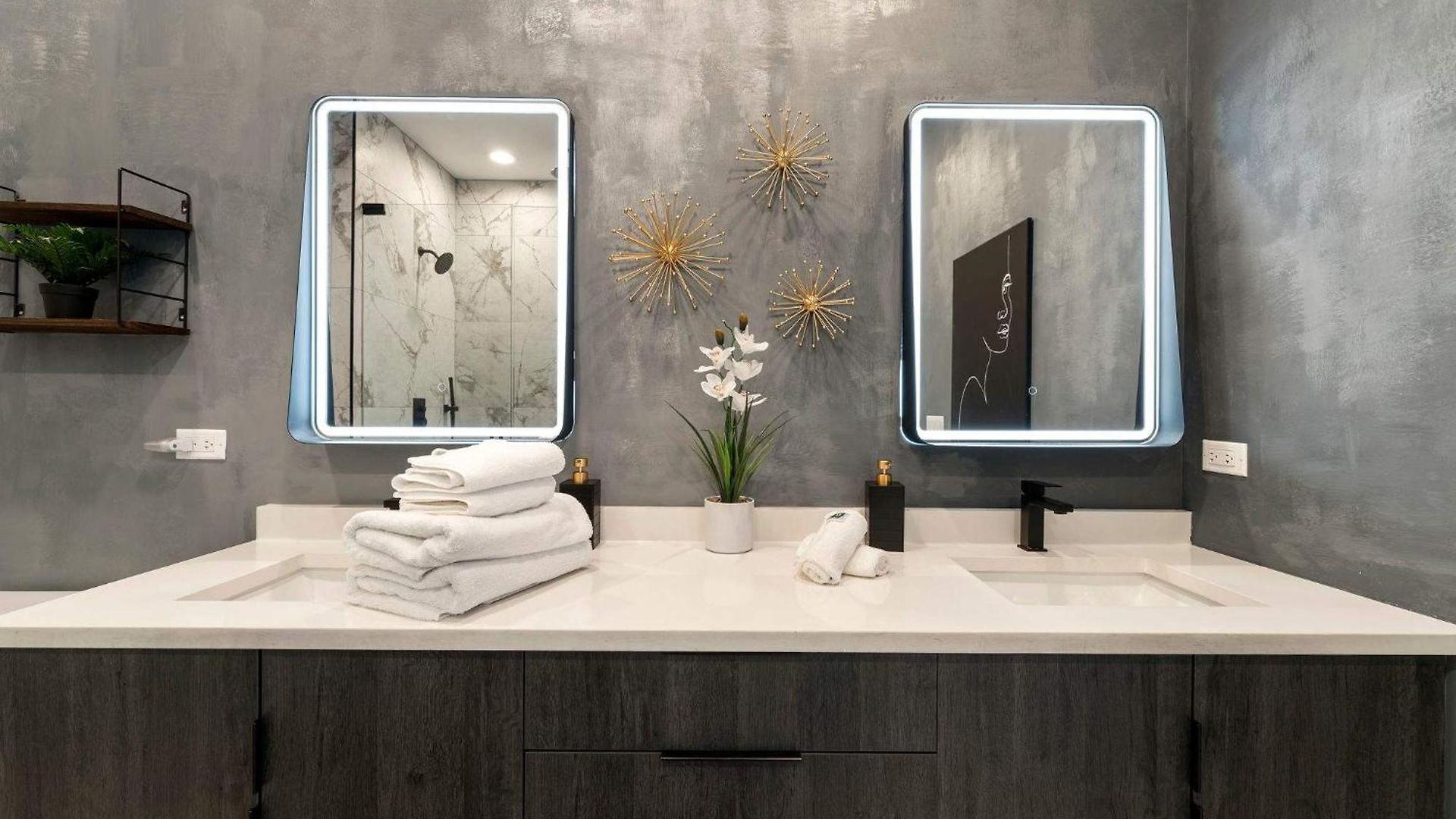 Magnificent New W/8 Beds & Free Parking * Chicago