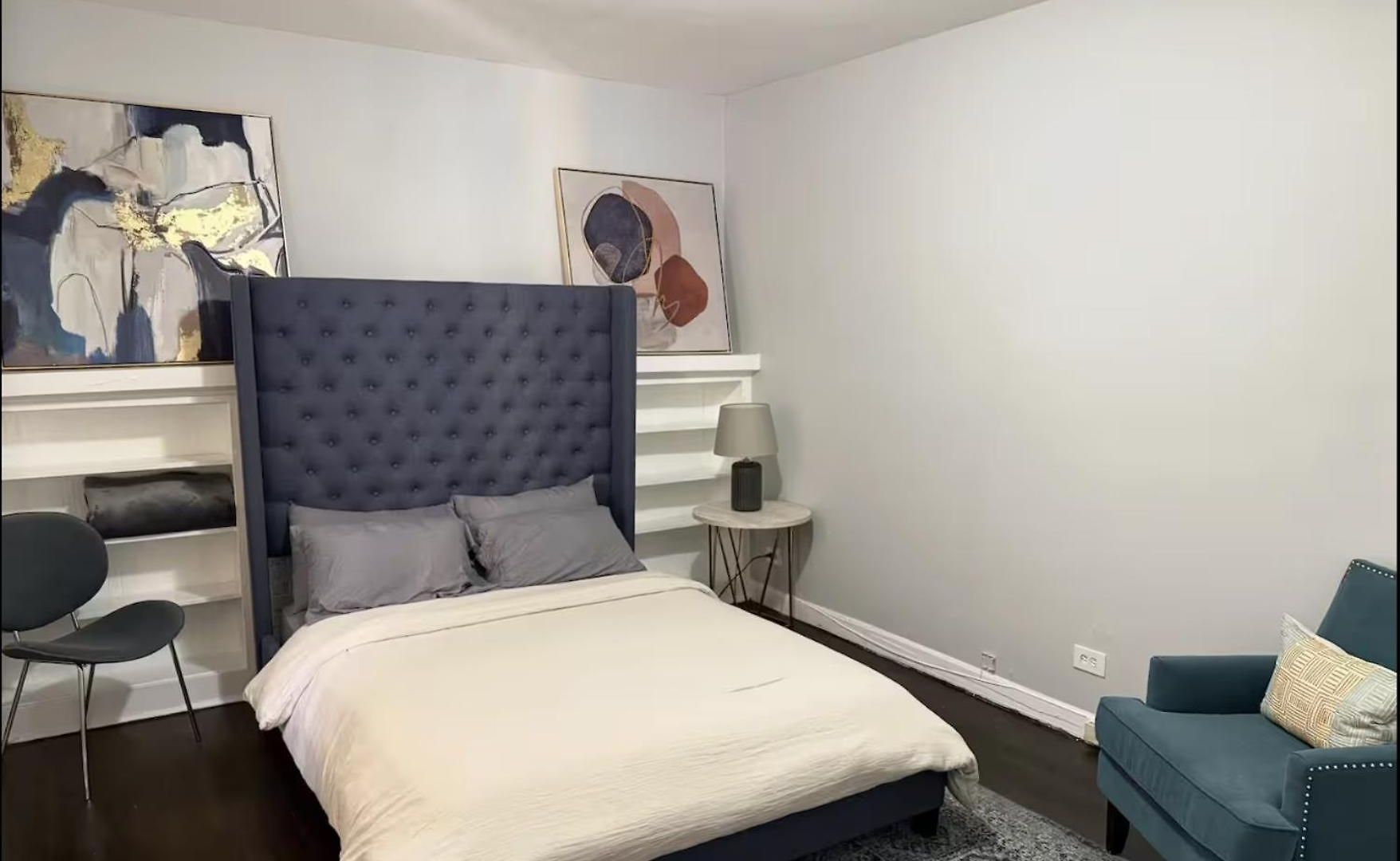 2 Bedroom Near U Campus & The Lakefront! *
