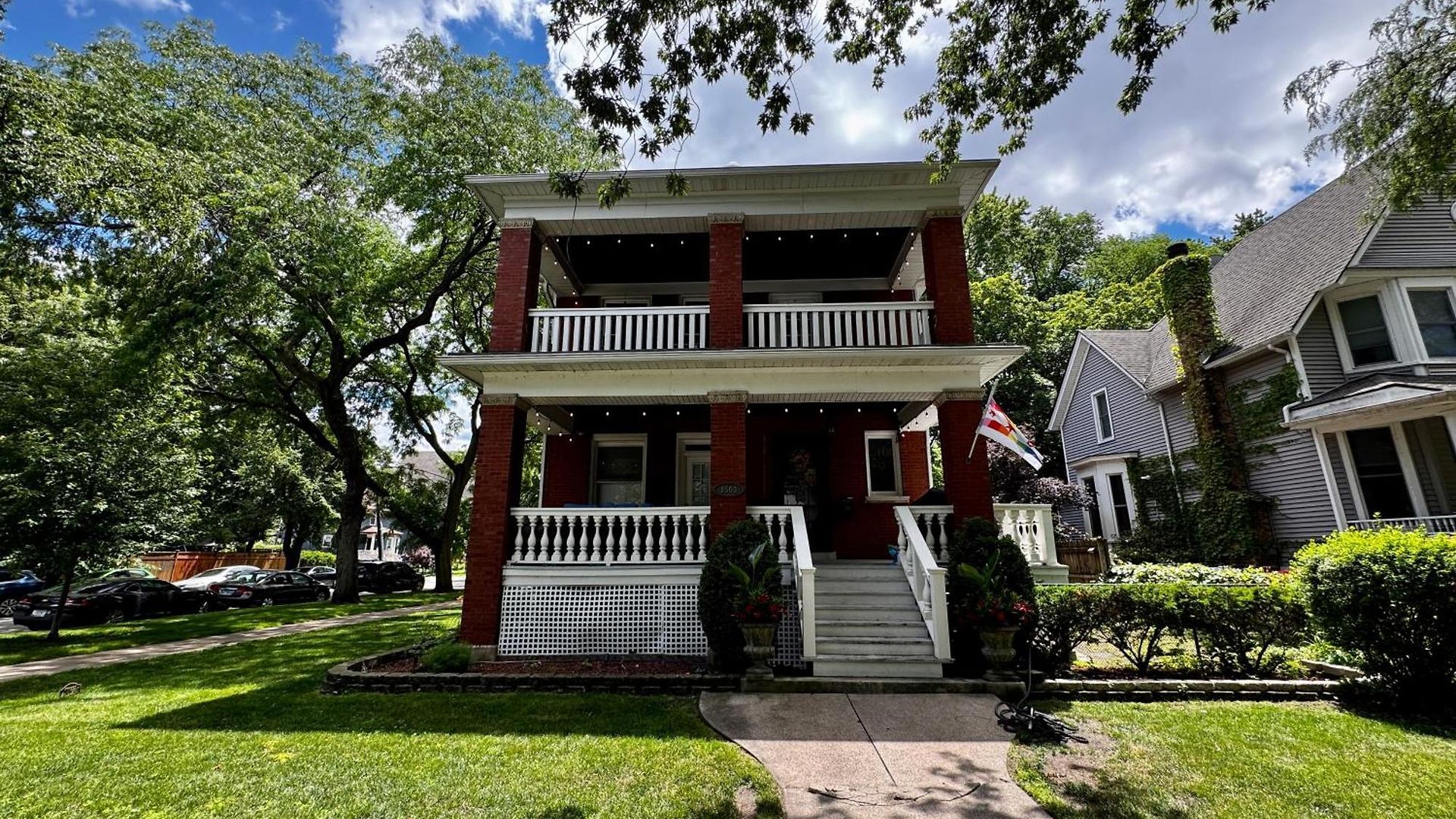 Elegant And Chic 2bed 2bath Steps From The Lake! Apartment