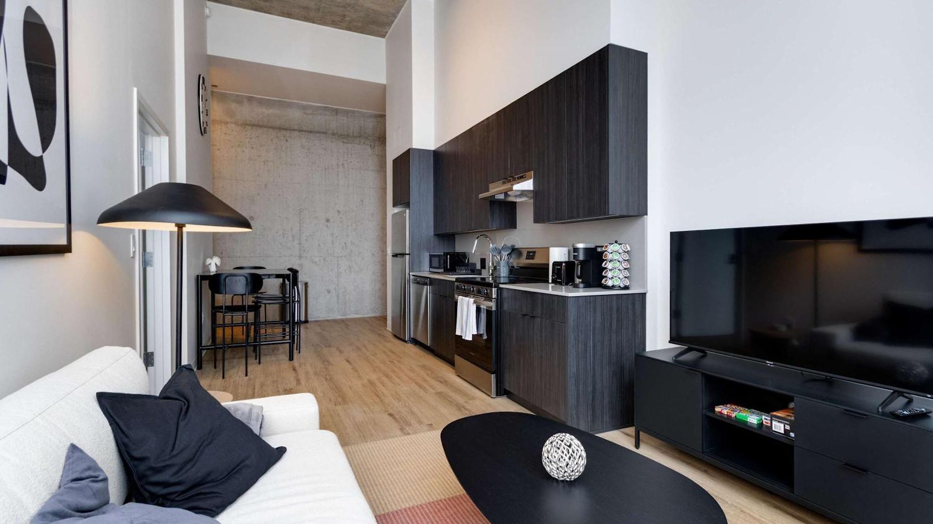 South Loop Rooftop With In And Out Parking 3 Apartment Chicago