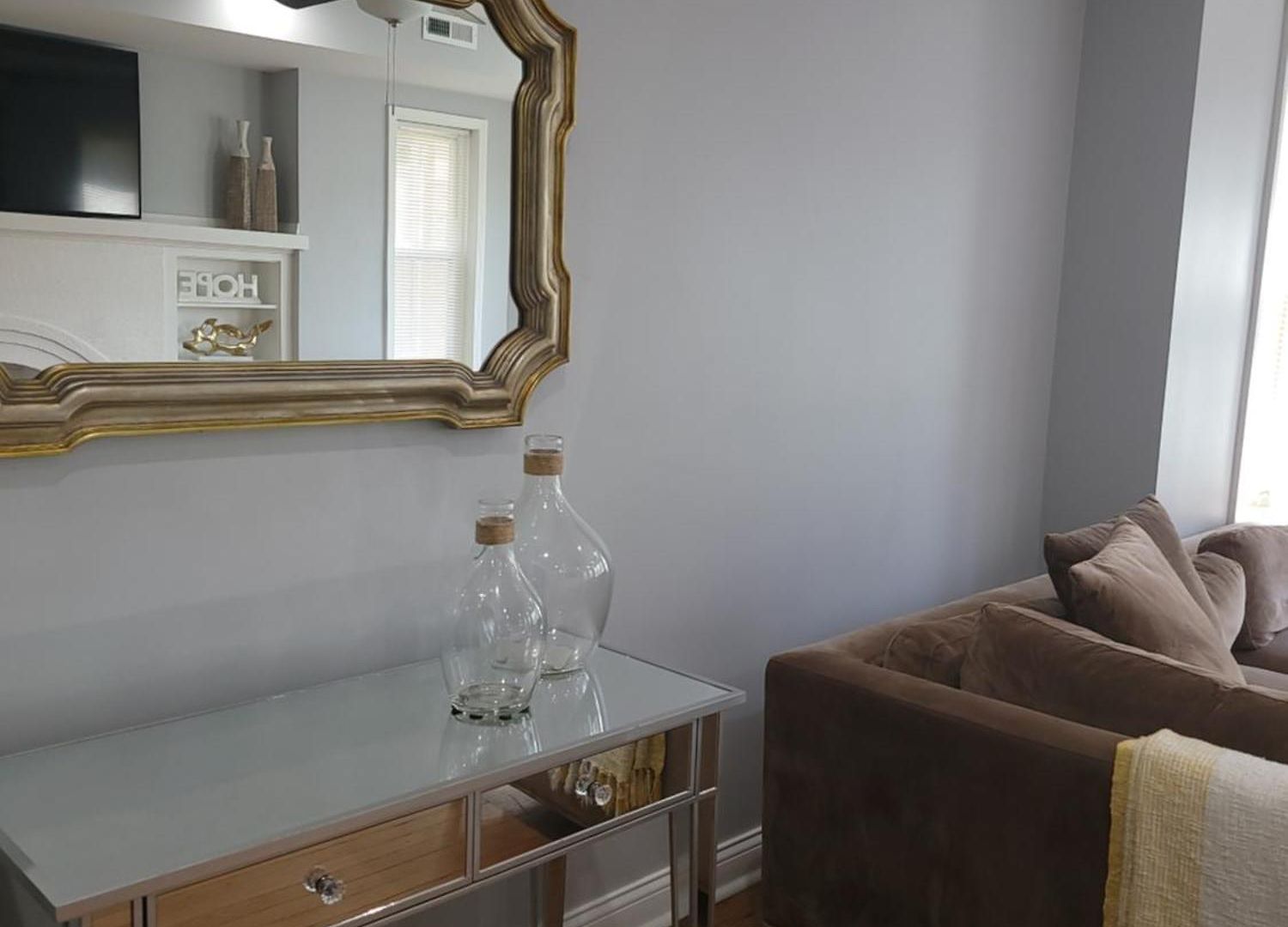 Beautiful Big 3 Bedroom Quiet Near Downtown Apartment Chicago