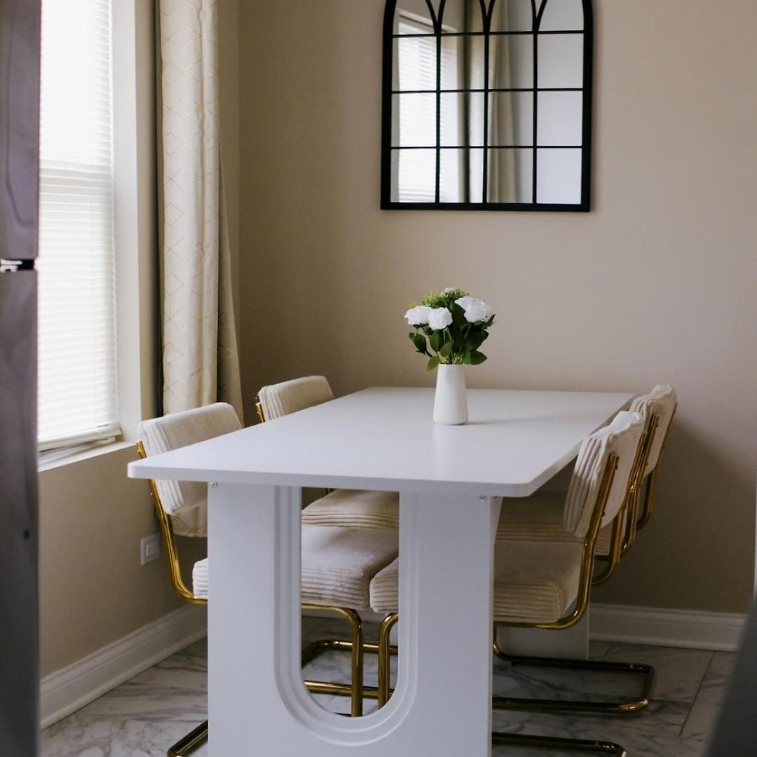 Apartment Sleeps 4 • New Modern 1br • Private Workspace